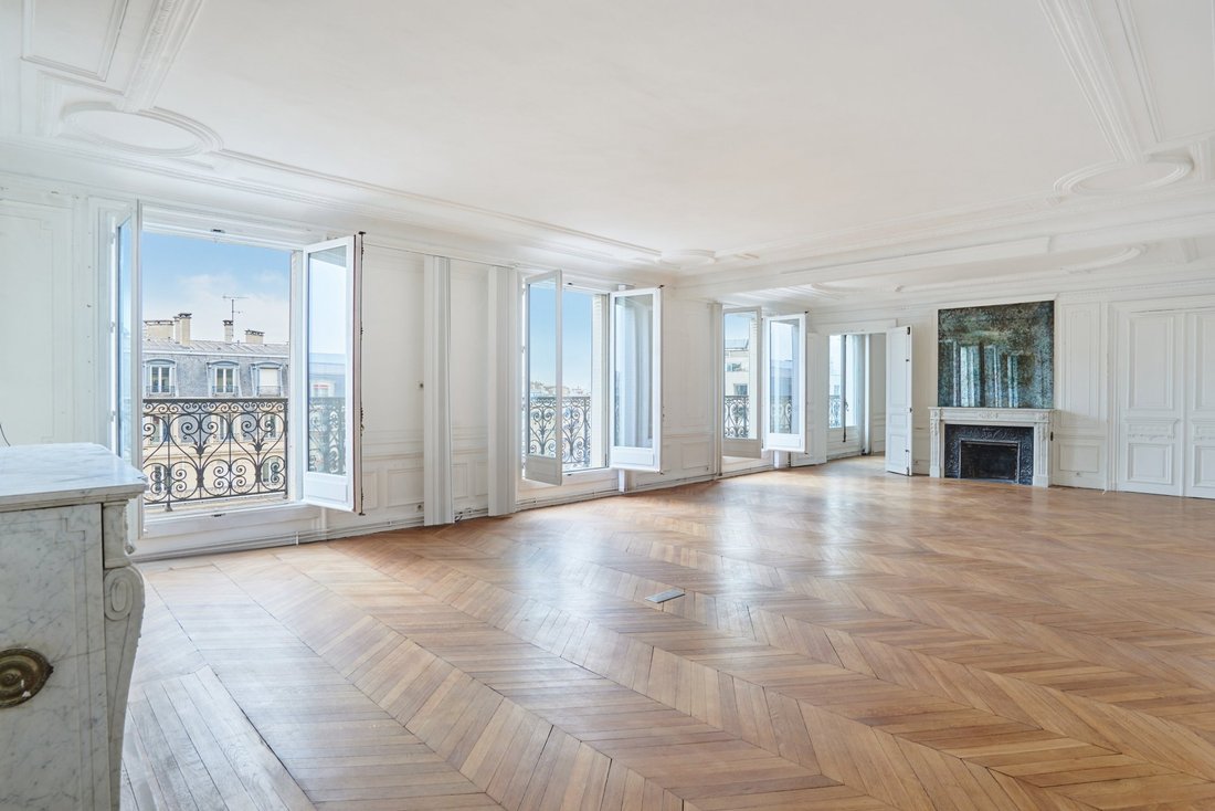 Apartment in Saint Philippe du Roule, Paris 8e Arrondissement, Paris 3 - 17820295
