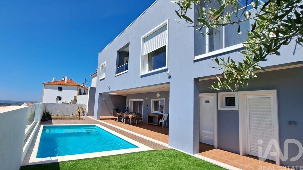 Townhouse in Santo Quintino, Lisbon, Portugal 1 - 17827561