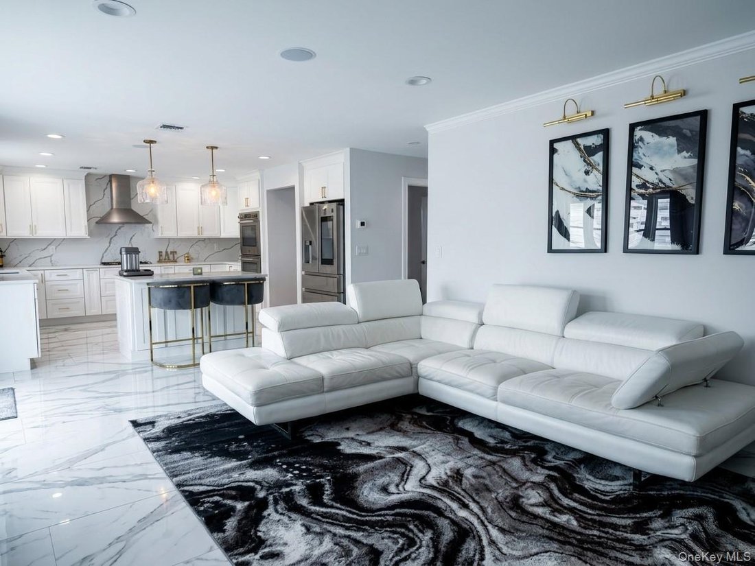 House in Bellmore, New York, United States 5 - 17613100
