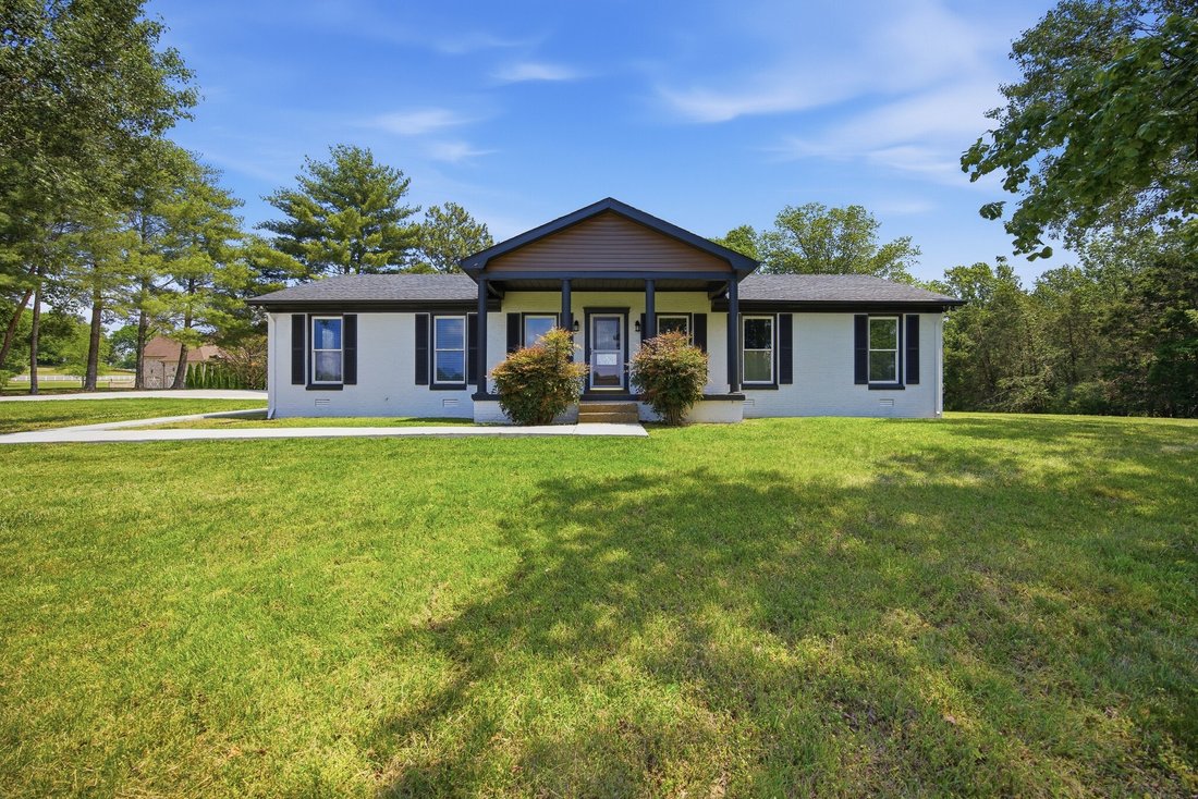 House in Thompson's Station, Tennessee, United States 1 - 17827152