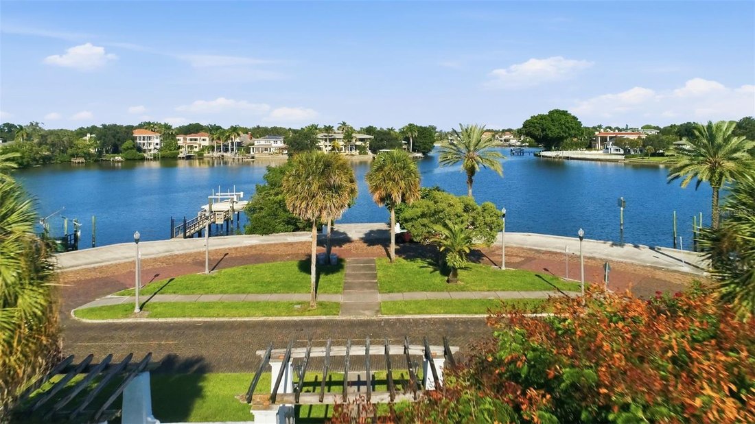 House in St. Petersburg, Florida, United States 3 - 17703249