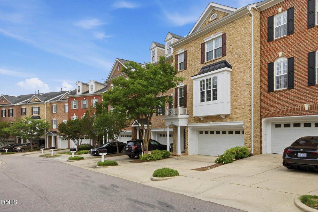 Townhouse in Cary, North Carolina, United States 1 - 17829980