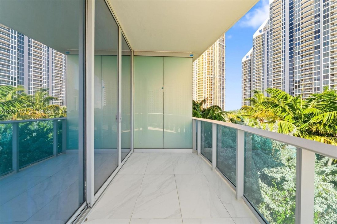 Condo in Sunny Isles Beach, Florida, United States 5 - 17820208