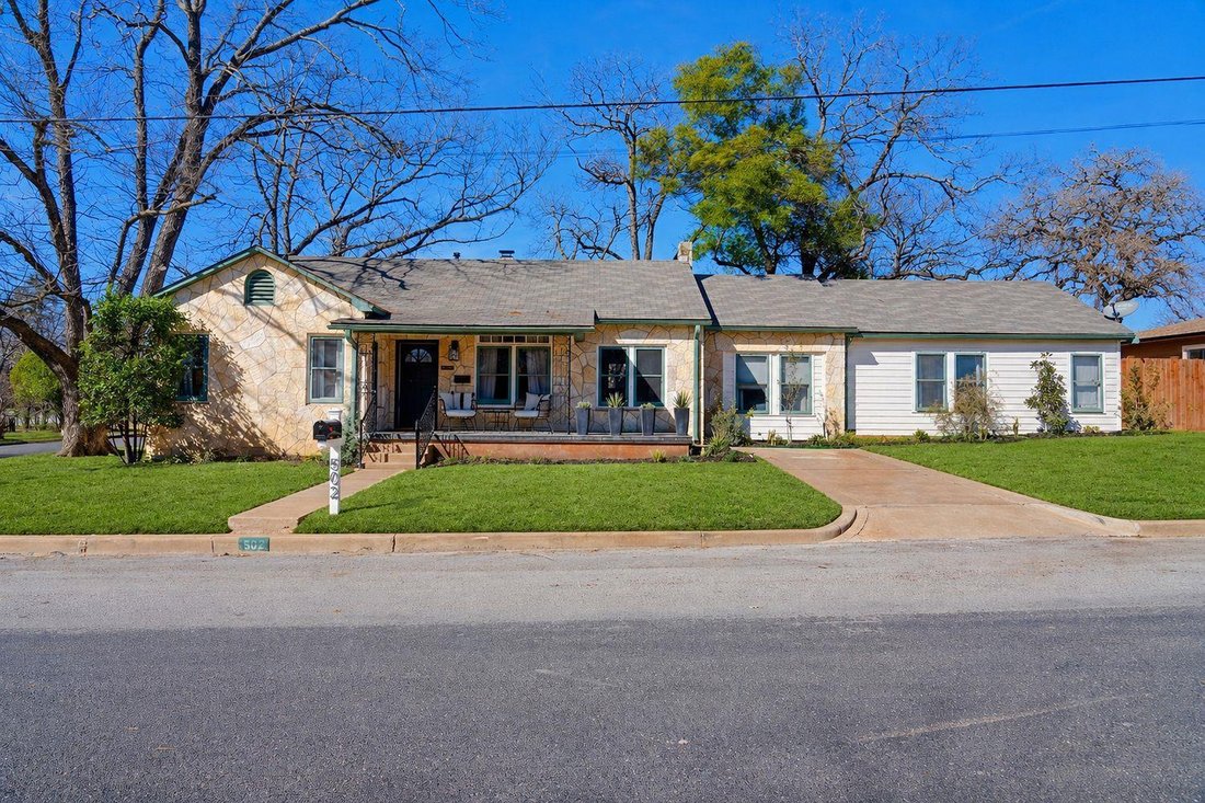 House in Fredericksburg, Texas, United States 5 - 17823696