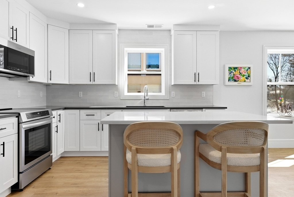 Condo in Dedham, Massachusetts, United States 5 - 17820465