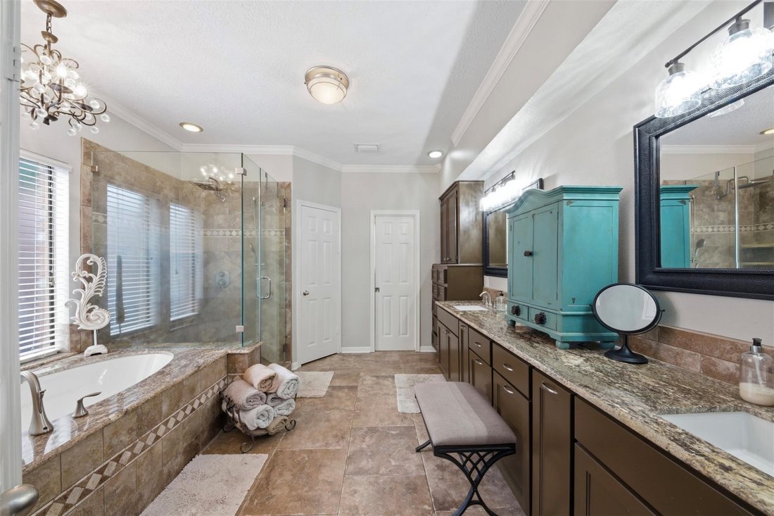 House in Houston, Texas, United States 3 - 17824361