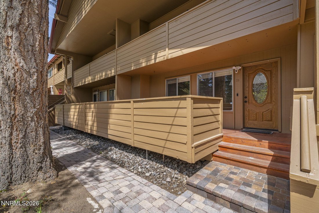 Condo in Incline Village, Nevada, United States 2 - 17826858
