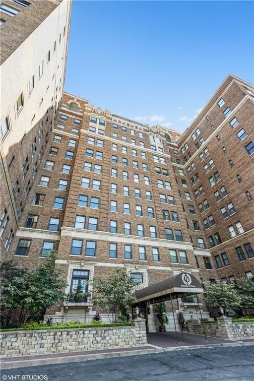 Condo in Kansas City, Missouri, United States 3 - 17818396