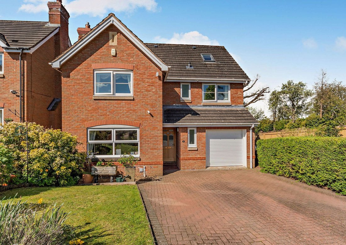 House in Headless Cross, Redditch, England 1 - 17829858