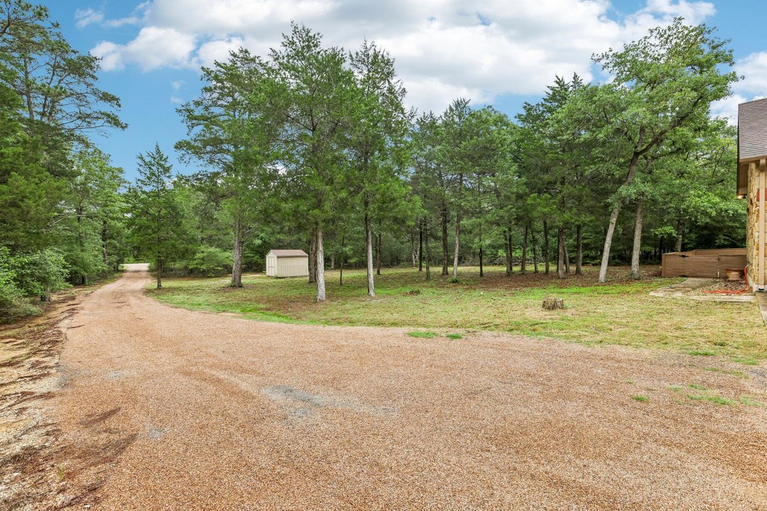 House in Smithville, Texas, United States 4 - 17823736