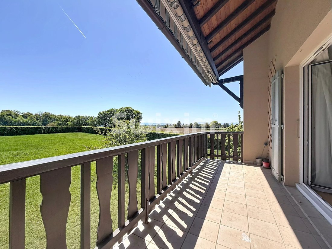 Apartment in Ferney-Voltaire, Auvergne-Rhône-Alpes, France 1 - 17764854