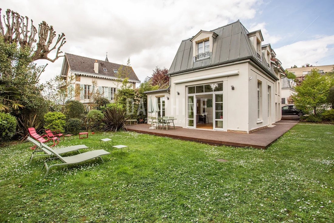 House in Sevres, Ile-de-France, France 2 - 17827514