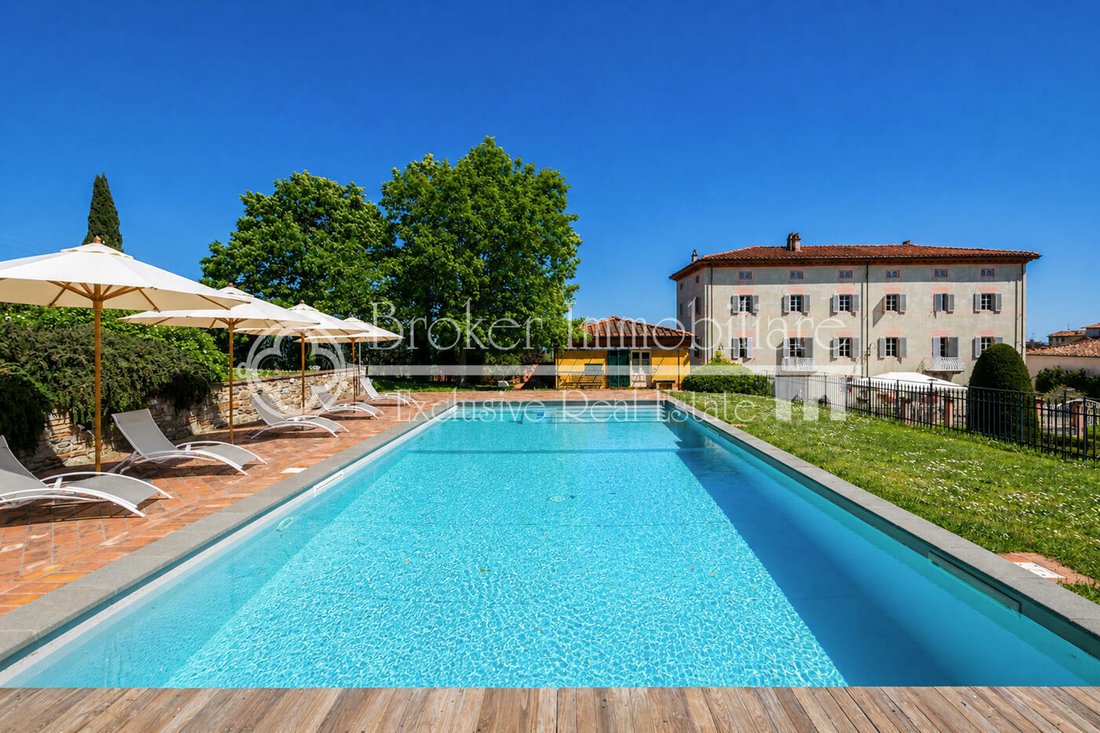 Villa in Center, Capannori, Tuscany 1 - 17826789