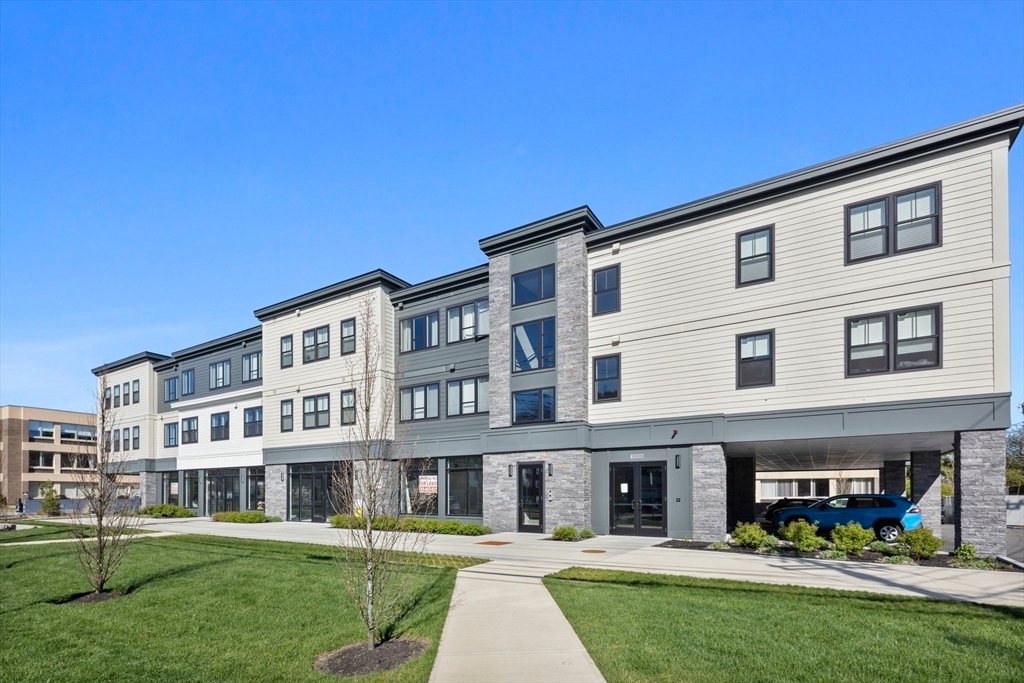 Condo in Dedham, Massachusetts, United States 1 - 17820465