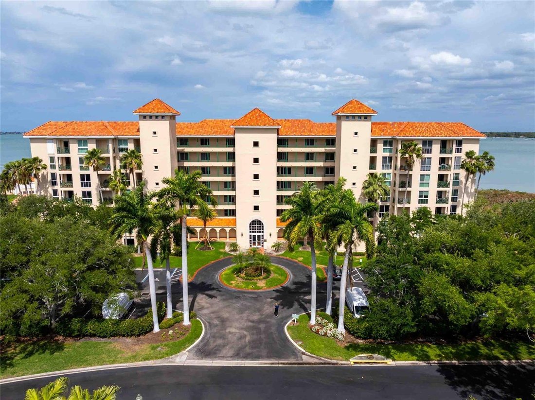 Condo in St. Petersburg, Florida, United States 2 - 17826928