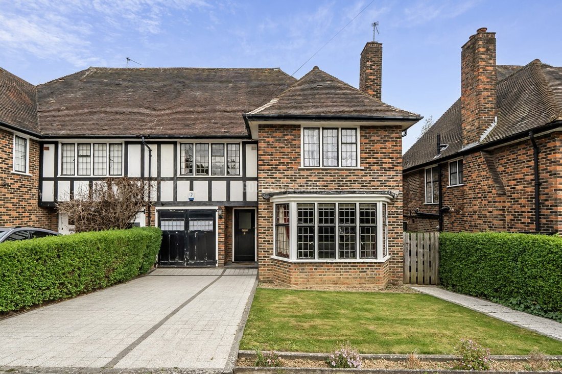 House in Hampstead Garden Suburb, Barnet, England 1 - 17819348