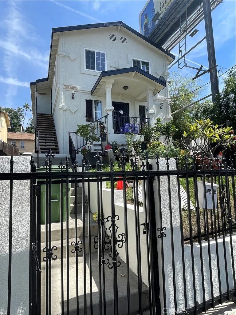 Los Angeles, California, United States 2 - 17826965
