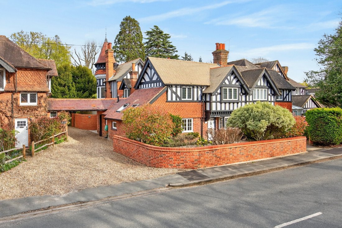 House in Maidenhead Court, England 1 - 17826778