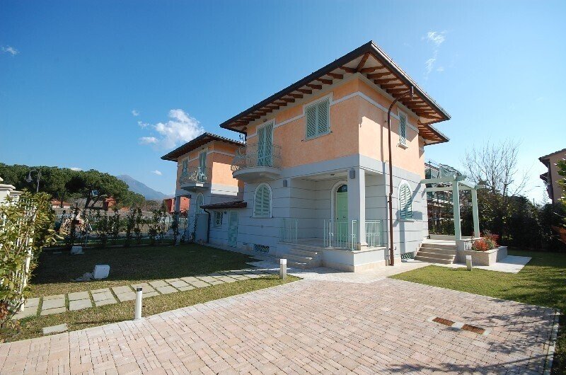 Villa in Pietrasanta, Tuscany, Italy 3 - 17685912