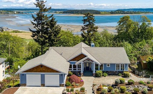 House in Oak Harbor, Washington, United States 1