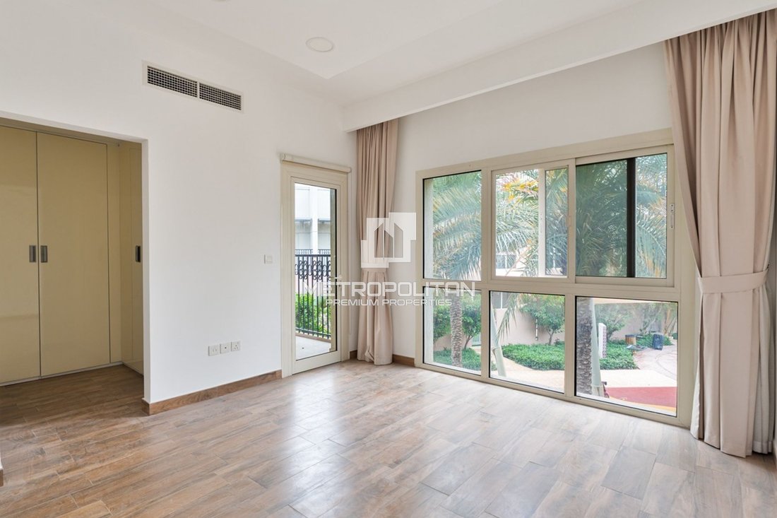 Townhouse in Jumeirah Golf Estates, Dubai, United Arab Emirates 4 - 17827532
