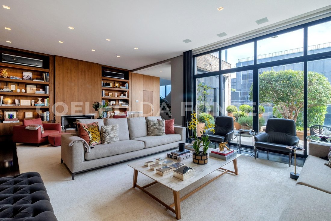 Condo in São Paulo, State of São Paulo, Brazil 1 - 17831438