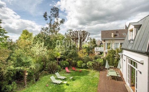 House in Sevres, Ile-de-France, France 1