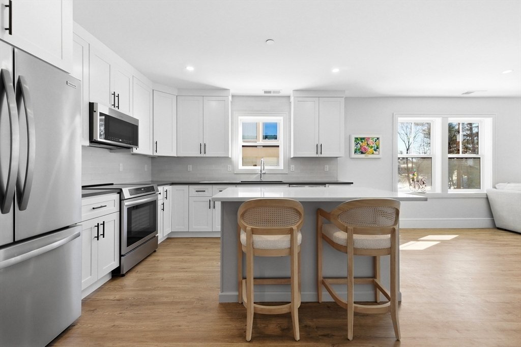 Condo in Dedham, Massachusetts, United States 4 - 17820465