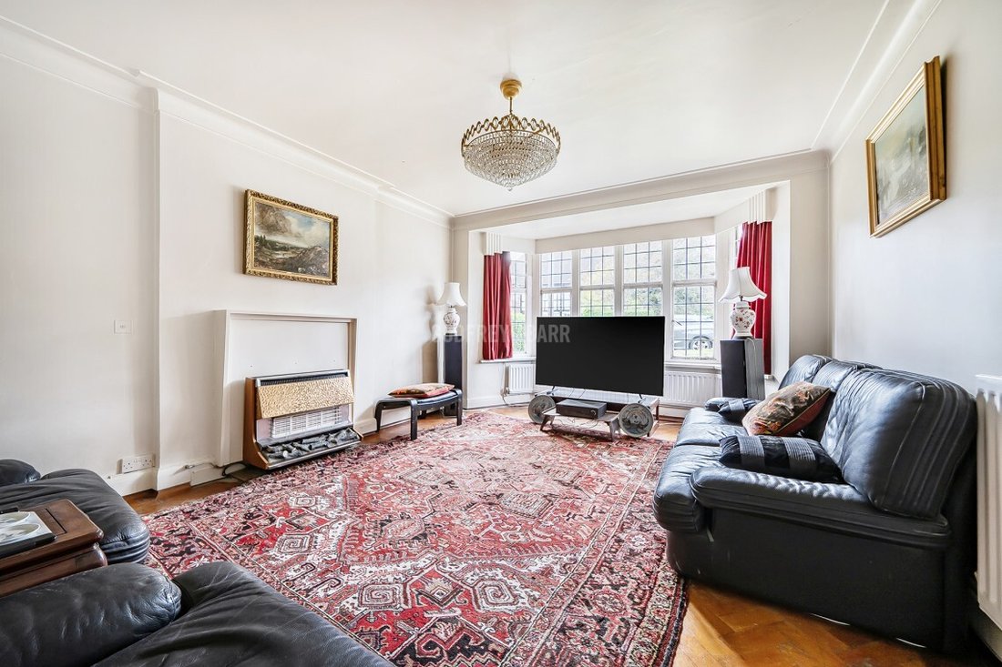 House in Hampstead Garden Suburb, Barnet, England 4 - 17819348