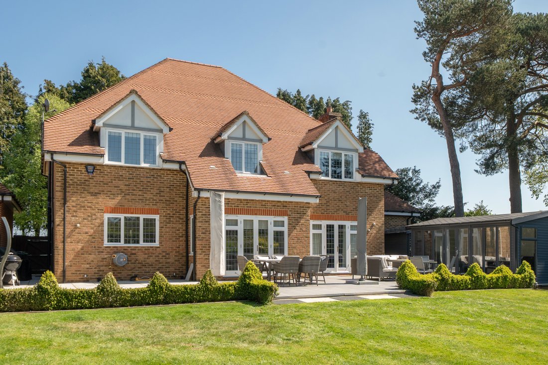 House in Kingswood, Reigate and Banstead, England 3 - 17826768