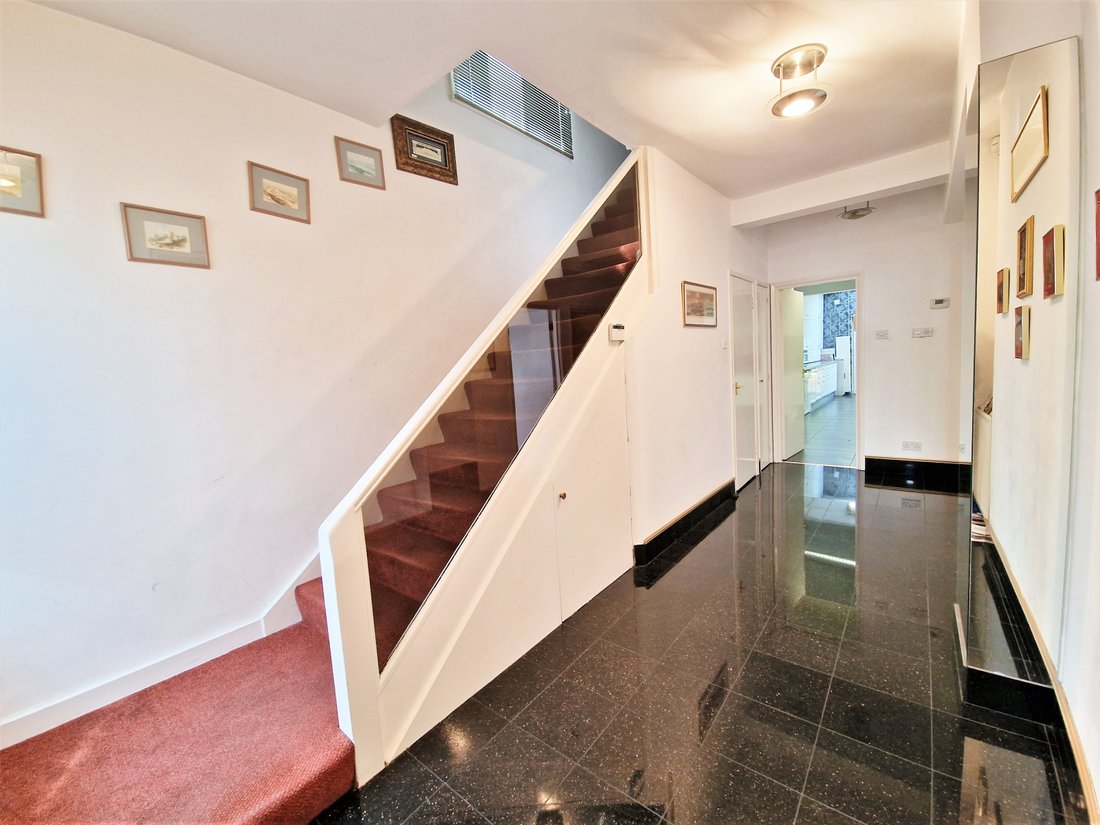 House in Barnet, England 2 - 17819361