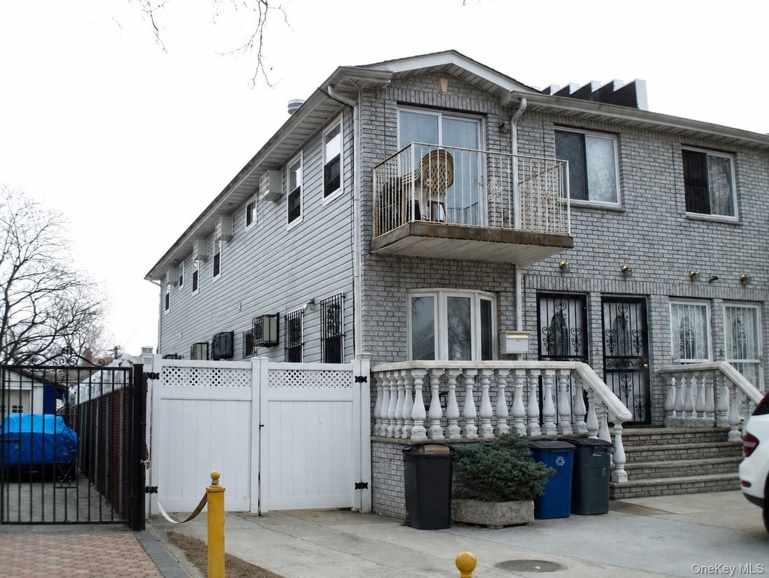 House in New York, New York, United States 1 - 17826835
