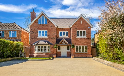 House in Kenilworth, England 1