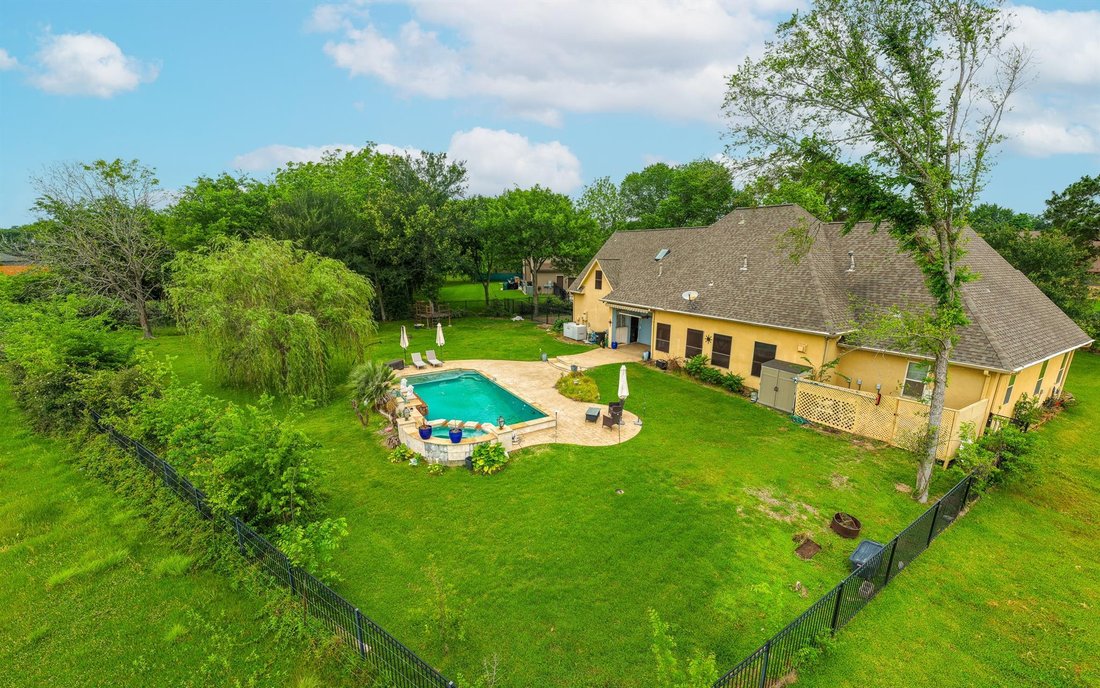 House in Willis, Texas, United States 2 - 17819946