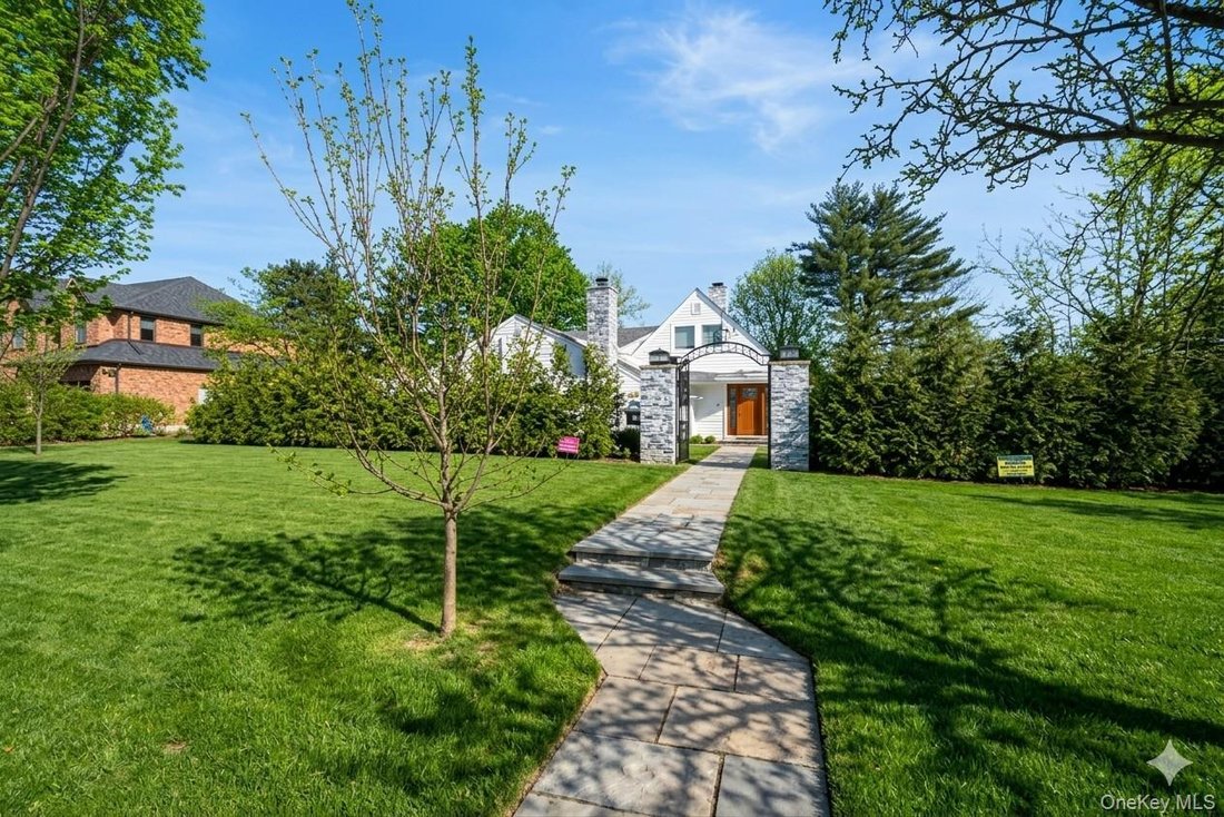 House in Albertson, New York, United States 3 - 17245479