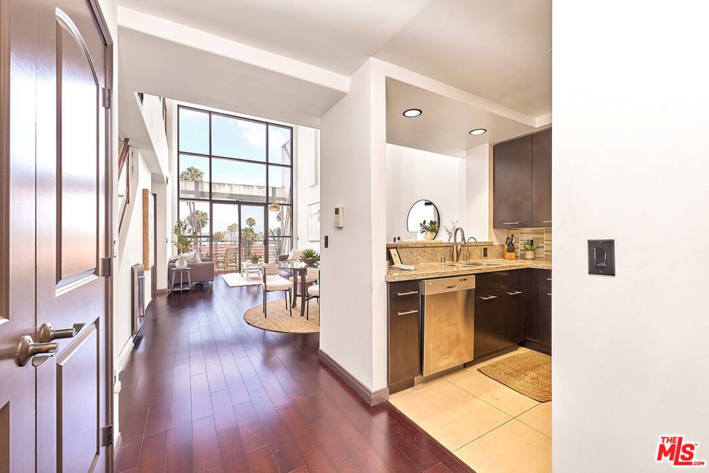 Condo in Los Angeles, California, United States 2 - 17822288