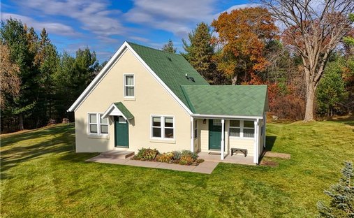 House in Springbrook, Wisconsin, United States 1