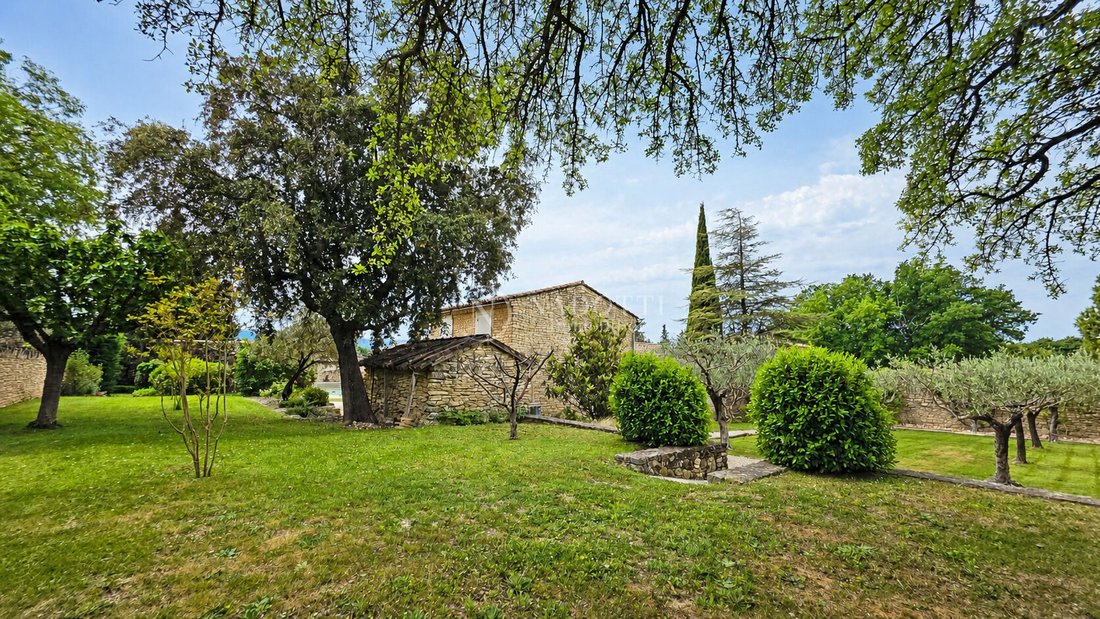 House in Gordes, Provence-Alpes-Côte d'Azur, France 3 - 17823127