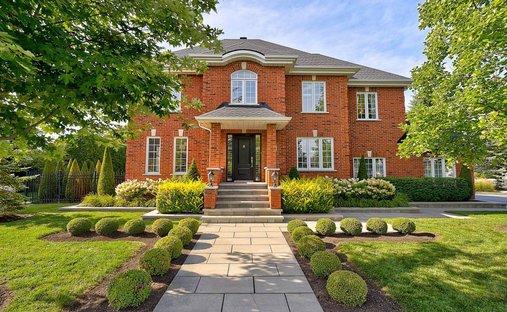 House in St-Bruno-de-Montarville, Quebec, Canada 1