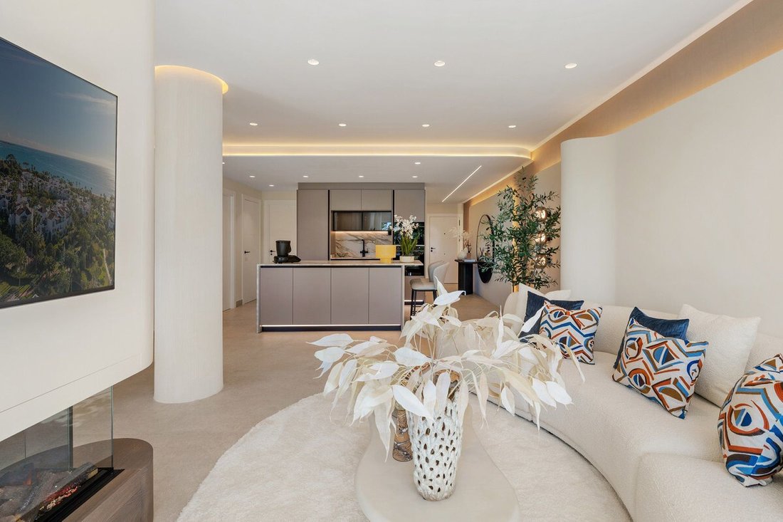 Apartment in Cancelada, Estepona, Andalusia 4 - 17817613