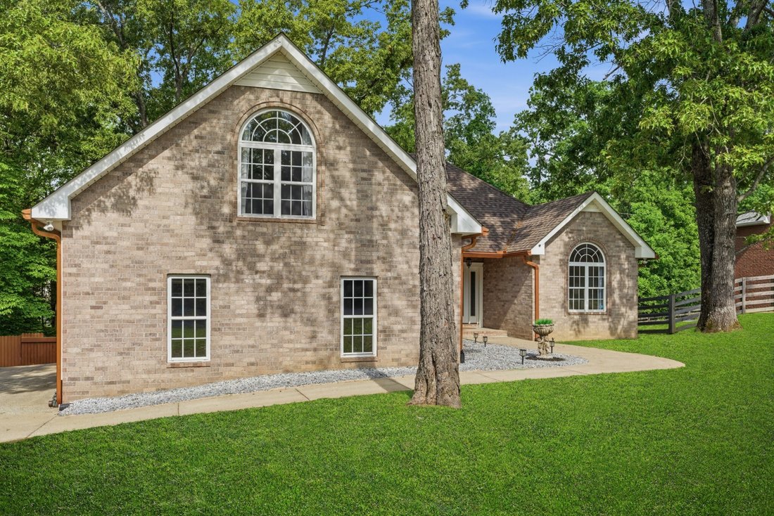 House in Bon Aqua, Tennessee, United States 4 - 17816579