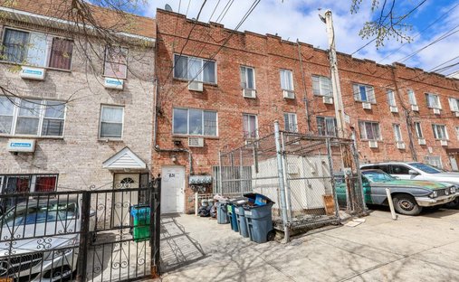 House in New York, New York, United States 1
