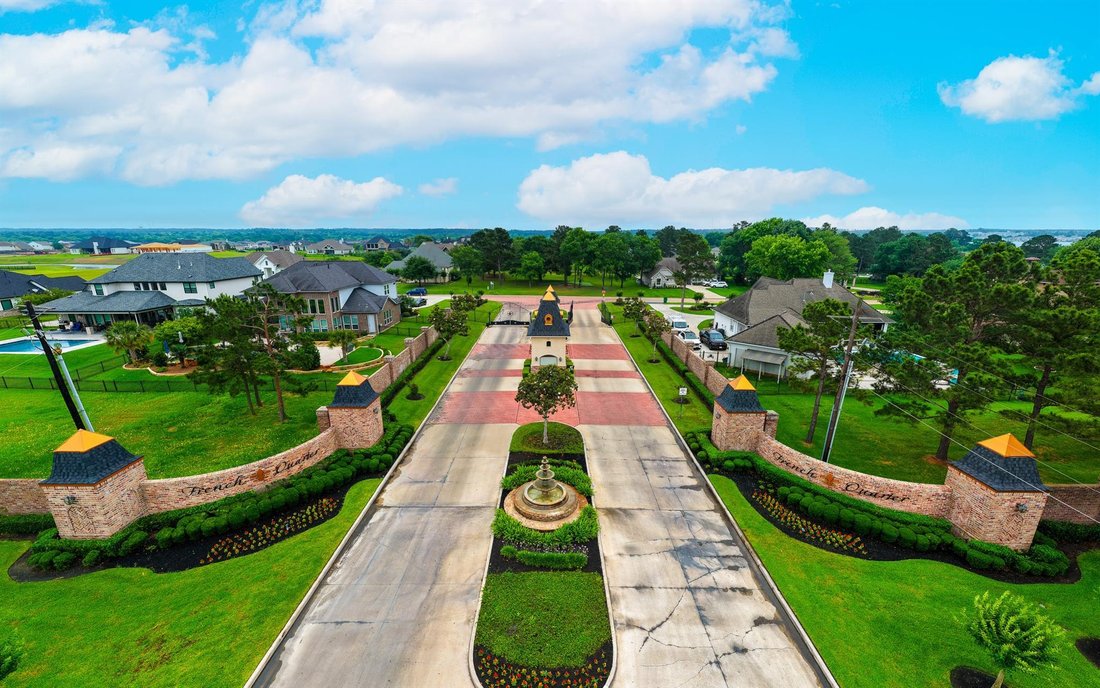 House in Willis, Texas, United States 3 - 17819946