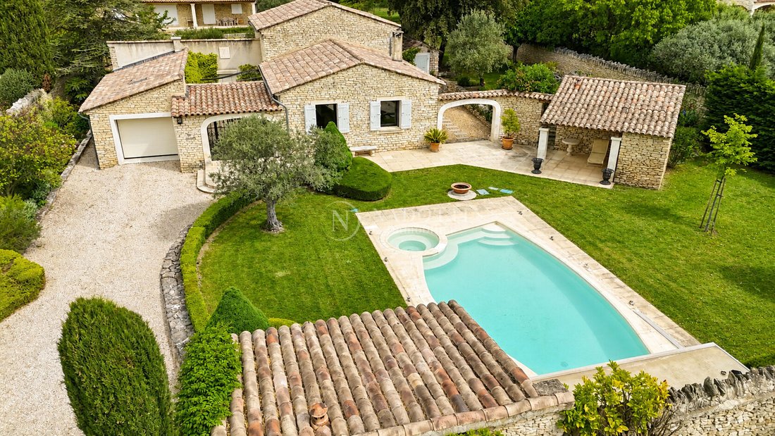 House in Gordes, Provence-Alpes-Côte d'Azur, France 1 - 17823127