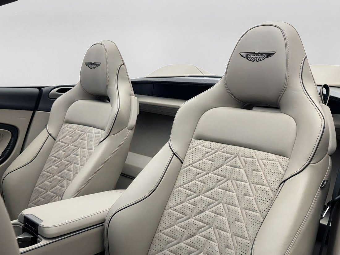 Cabriolet in North Olmsted, OH, United States 4 - 16952588