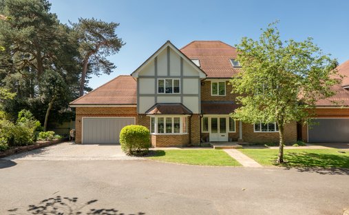 House in Kingswood, Reigate and Banstead, England 1