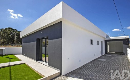 Townhouse in Fernao Ferro, Setubal, Portugal 1