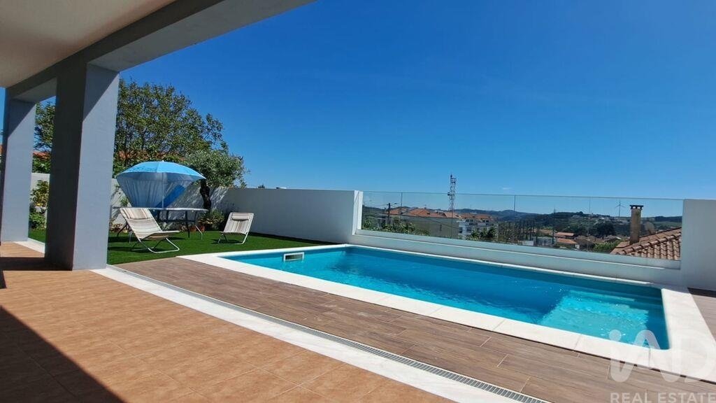Townhouse in Santo Quintino, Lisbon, Portugal 3 - 17827561