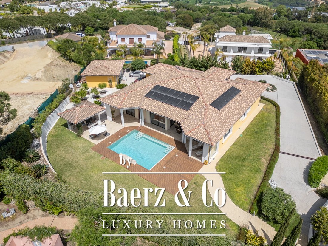 Villa in Sotogrande, San Roque, Andalusia 1 - 17827226