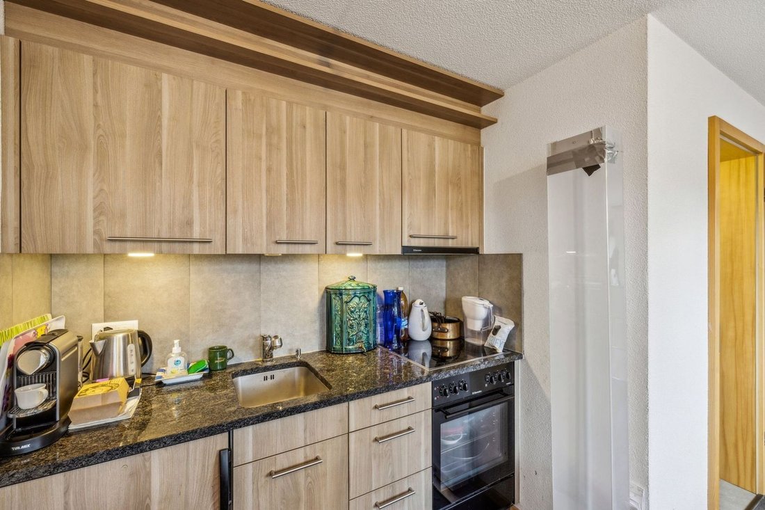 Condo in Gsteig bei Gstaad, Canton of Bern, Switzerland 4 - 15980406